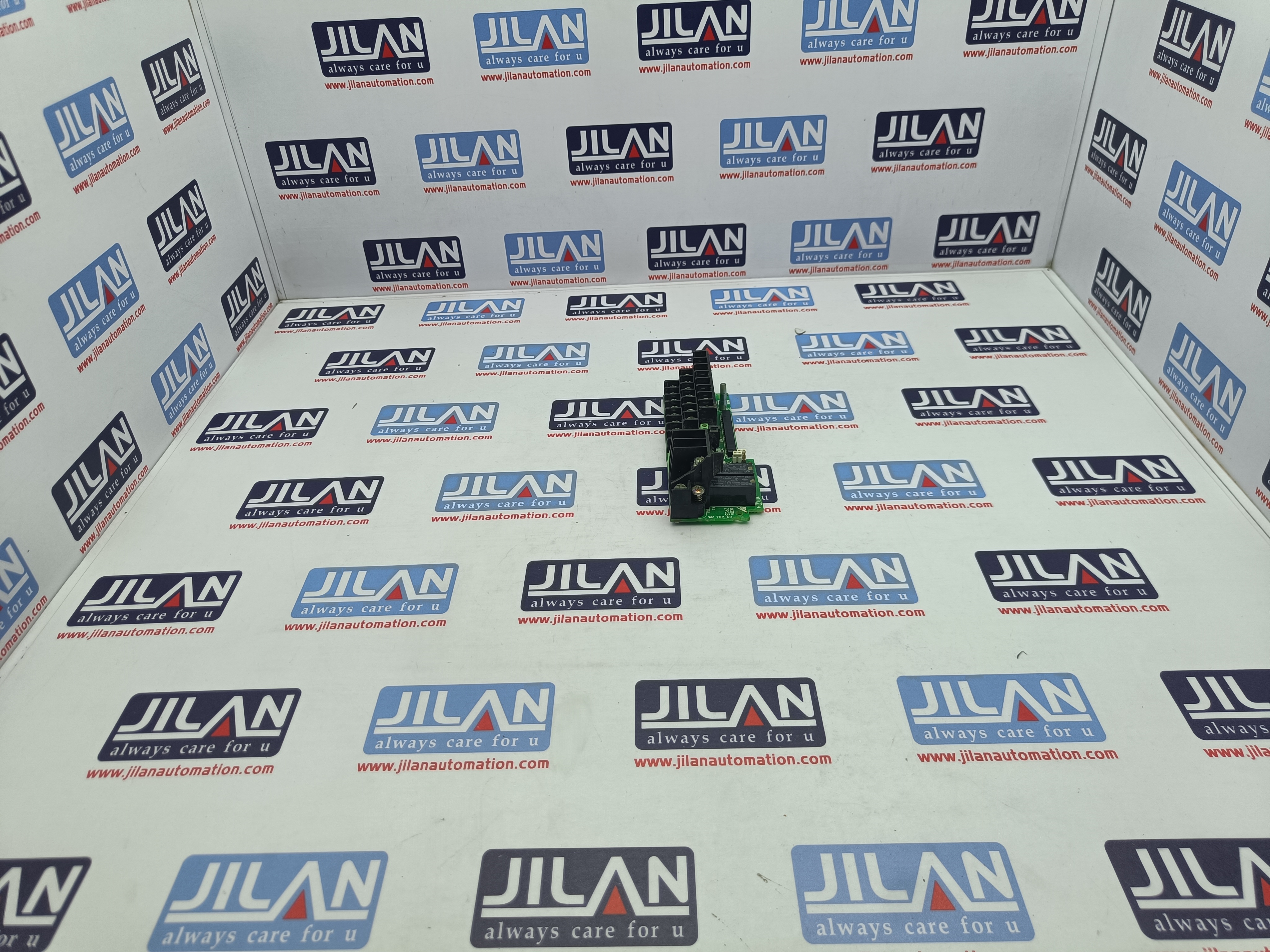 YASKAWA ETC618111 INVERTER  CONTROL BOARD IO TERMINAL BOARD F7&G7 used 